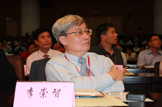 海峡两岸新能源汽车高峰论坛顺利举行 海西汽车网 海峡两岸新能源汽车高峰论坛顺利举行 海西汽车网